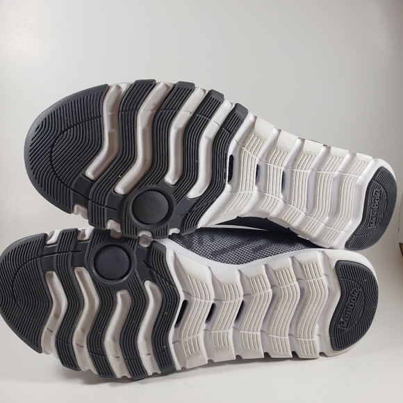 Woman's Reebok training shoe - Picture 3 of 3